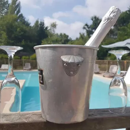 Camping 4 Etoiles - Piscine - Eehd0h *